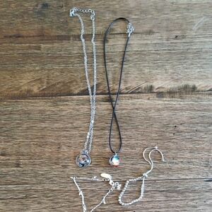 🦋NECKLACE/BRACELET BUNDLE 🦋